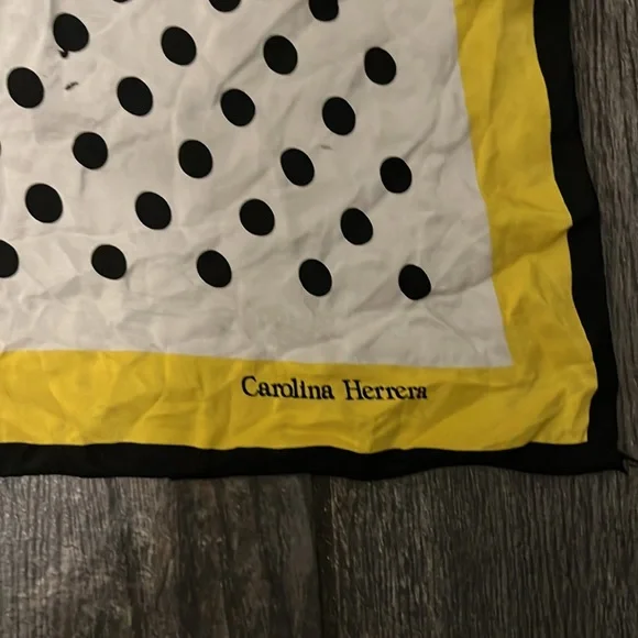 Carolina  Herrera vintage silk scarf - Picture 2 of 4